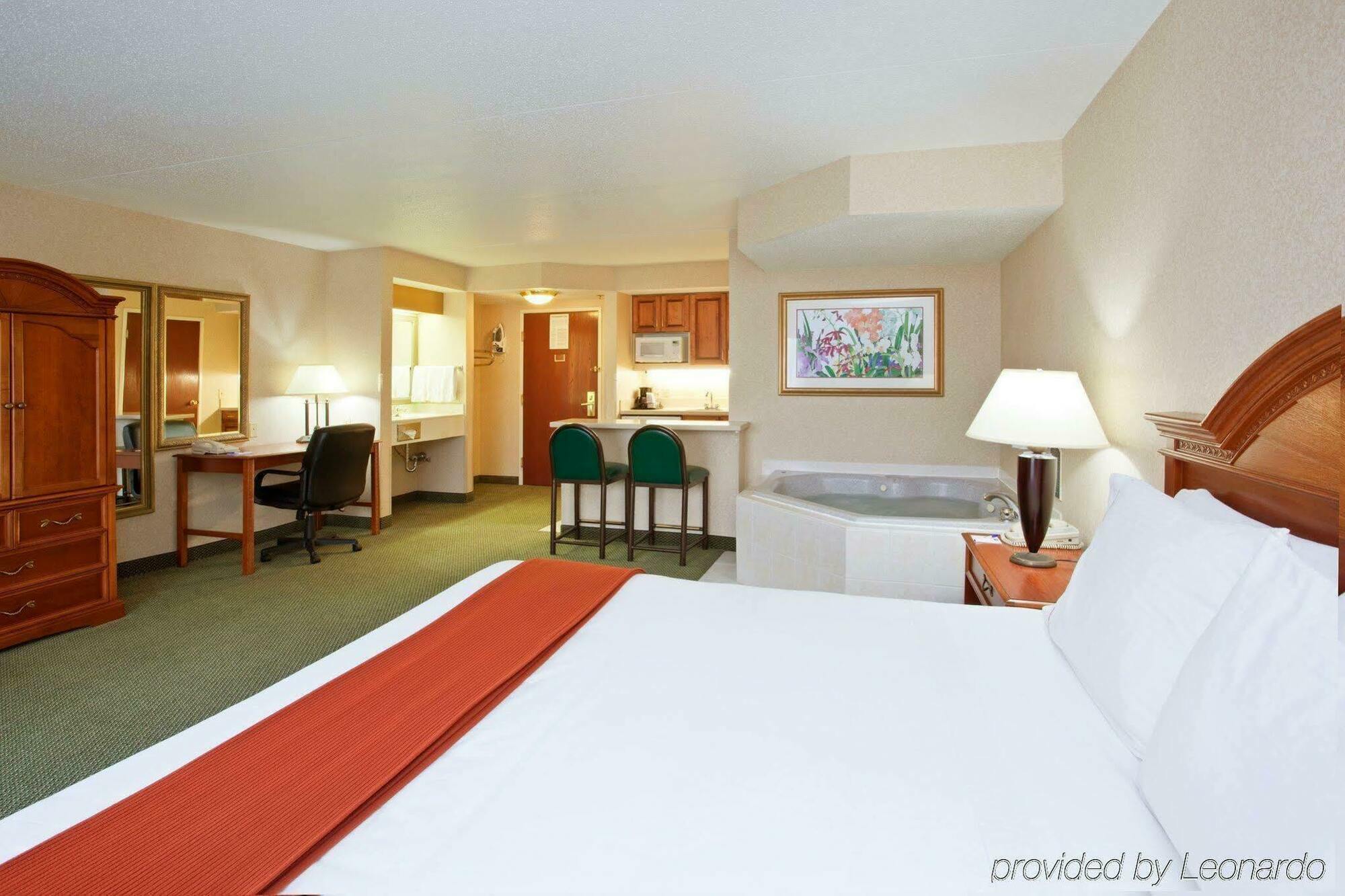 Holiday Inn Express Pittsburgh-Bridgeville By Ihg Dış mekan fotoğraf